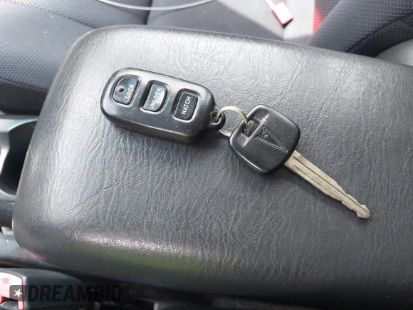 2004 Pontiac Vibe z VIN 5Y2SL62844Z467591, wystawiony jako IAAI lot #42320193 z przebiegiem 243 212 mil mil oraz . Historia ofert i sprzedaży dostępna na DreamBid. Obrazek 11.