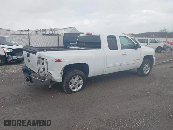 2009 Chevrolet Silverado 1500 with VIN 2GCEK390491107199, listed as a IAAI auction lot 40873335 with 129,417 mi miles and . Bid and sale history available at DreamBid. Image 4.