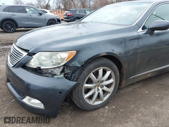2007 Lexus LS 460 with VIN JTHBL46F975032735, listed as a IAAI auction lot 41952569 with 177,038 mi miles. Bid and sale history available at carsss.com. Image 6.
