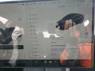 2025 Tesla Model 3 Long Range z VIN 5YJ3E1EA9SF892355, wystawiony jako Copart lot #52565545 z przebiegiem 12 825 mil mil oraz Szkoda całkowita • Salvage title. Historia ofert i sprzedaży dostępna na DreamBid. Obrazek 9.