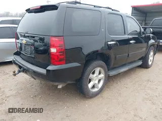 2014 Chevrolet Tahoe LT z VIN 1GNSCBE04ER143872, wystawiony jako IAAI lot #41377204 z przebiegiem 119 533 mil mil oraz . Historia ofert i sprzedaży dostępna na DreamBid. Obrazek 4.