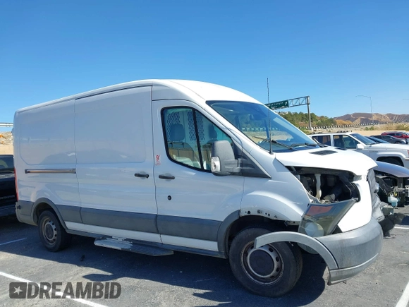 2016 Ford Transit z VIN 1FTYE2CM6GKA15762, wystawiony jako IAAI lot #41338363 z przebiegiem Nie podano mil oraz . Historia ofert i sprzedaży dostępna na DreamBid. Obrazek 13.