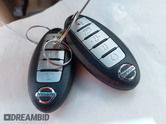 2014 Nissan Pathfinder Platinum with VIN 5N1AR2MM3EC700227, listed as a IAAI auction lot 42711575 with 146,327 mi miles and . Bid and sale history available at DreamBid. Image 11.