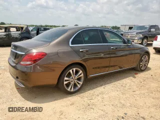 2017 Mercedes-Benz C 300 z VIN 55SWF4JB9HU217123, wystawiony jako Copart lot #59339195 z przebiegiem 136 805 mil mil oraz Czysty tytuł • Clean title. Historia ofert i sprzedaży dostępna na DreamBid. Obrazek 3.