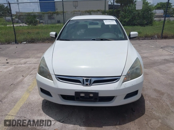 2007 Honda Accord LX z VIN 1HGCM56427A190270, wystawiony jako IAAI lot #42448302 z przebiegiem 145 180 mil mil oraz . Historia ofert i sprzedaży dostępna na DreamBid. Obrazek 6.