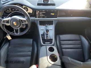 2018 Porsche Panamera 4 E-Hybrid z VIN WP0AE2A70JL177743, wystawiony jako Copart lot #88888935 z przebiegiem 51 477 mil mil oraz Szkoda całkowita • Salvage title. Historia ofert i sprzedaży dostępna na DreamBid. Obrazek 8.