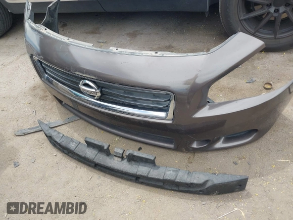 2014 Nissan Maxima S with VIN 1N4AA5AP0EC431251, listed as a IAAI auction lot 42120884 with 163,628 mi miles and . Bid and sale history available at DreamBid. Image 12.