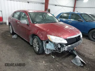 2014 Chrysler 200 Limited with VIN 1C3CCBCGXEN186783, listed as a IAAI auction lot 41395413 with 100,040 mi miles. Bid and sale history available at carsss.com. Image 1.