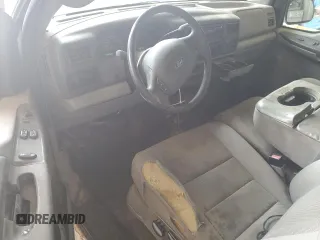2004 Ford F-250 XL с VIN 1FTNF21L94EC06130, выставлен на аукционе Copart как лот 46876595 с пробегом 291 066 миль миль и На запчасти • Non repairable. История ставок и продаж доступна на DreamBid. Изображение 8.