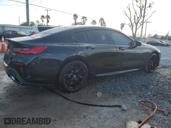 2023 BMW 8 Series M850i z VIN WBAGV8C02PCK67527, wystawiony jako Copart lot #80470154 z przebiegiem 17 873 mil mil oraz Szkoda całkowita • Salvage title. Historia ofert i sprzedaży dostępna na DreamBid. Obrazek 3.