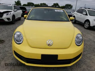 2013 Volkswagen Beetle 2.5L with VIN 3VW5P7AT5DM831285, listed as a Copart auction lot 53513525 with 31,102 mi miles and Salvage Title. Bid and sale history available at DreamBid. Image 5.