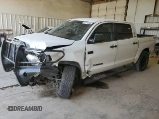 2016 Toyota Tundra 4WD Truck SR5 with VIN 5TFDW5F14GX529126, listed as a Copart auction lot 51452235 with 215,618 mi miles and Salvage Title. Bid and sale history available at carsss.com. Image 1.