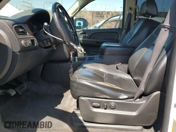 2007 Chevrolet Suburban LT z VIN 1GNFC16J17J183881, wystawiony jako Copart lot #63805785 z przebiegiem 157 331 mil mil oraz Szkoda całkowita • Salvage title. Historia ofert i sprzedaży dostępna na DreamBid. Obrazek 7.