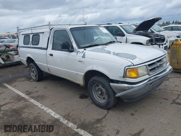 1997 Ford Ranger XLT z VIN 1FTCR10A8VUD39042, wystawiony jako IAAI lot #41888576 z przebiegiem 131 902 mil mil oraz . Historia ofert i sprzedaży dostępna na DreamBid. Obrazek 1.