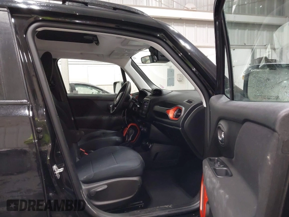 2020 Jeep Renegade Sport z VIN ZACNJBAB0LPL78426, wystawiony jako IAAI lot #41365246 z przebiegiem 16 100 mil mil oraz . Historia ofert i sprzedaży dostępna na DreamBid. Obrazek 5.