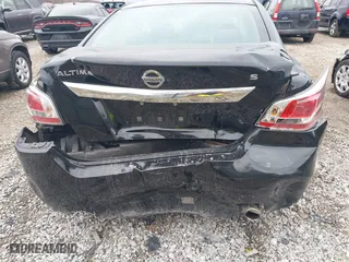 2015 Nissan Altima 2.5 with VIN 1N4AL3AP3FC176837, listed as a IAAI auction lot 41843408 with 185,466 mi miles. Bid and sale history available at carsss.com. Image 12.