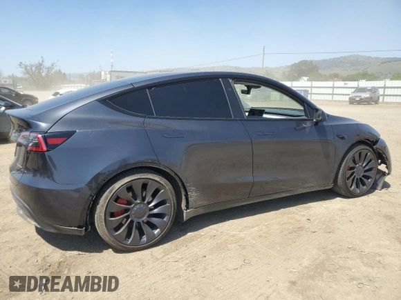 2024 Tesla Model Y Performance z VIN 7SAYGDEF0RF024089, wystawiony jako Copart lot #53981865 z przebiegiem Nie podano mil oraz Szkoda całkowita • Salvage title. Historia ofert i sprzedaży dostępna na DreamBid. Obrazek 3.