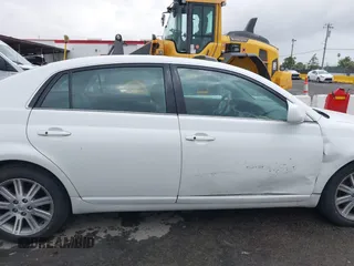 2006 Toyota Avalon XL z VIN 4T1BK36B26U103625, wystawiony jako IAAI lot #42179414 z przebiegiem 256 027 mil mil oraz . Historia ofert i sprzedaży dostępna na DreamBid. Obrazek 13.