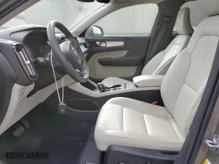 2022 Volvo XC40 Momentum with VIN YV4162UK7N2740096, listed as a Copart auction lot 65443083 with 18,157 mi miles. Bid and sale history available at carsss.com. Image 7.