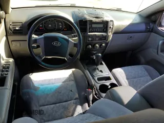2007 Kia Sorento LX z VIN KNDJD736475695369, wystawiony jako Copart lot #53079175 z przebiegiem 215 324 mil mil oraz Szkoda całkowita • Salvage title. Historia ofert i sprzedaży dostępna na DreamBid. Obrazek 8.