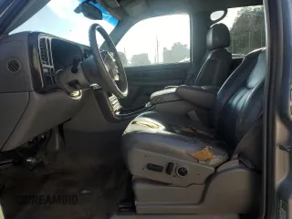 2005 GMC Sierra Denali z VIN 2GTEK63N551369622, wystawiony jako Copart lot #51992945 z przebiegiem 165 971 mil mil oraz Szkody całkowita. Historia ofert i sprzedaży dostępna na DreamBid. Obrazek 7.