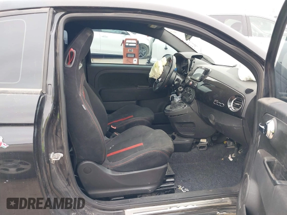 2012 FIAT 500 Abarth z VIN 3C3CFFFH3CT381608, wystawiony jako IAAI lot #41432123 z przebiegiem 116 920 mil mil oraz . Historia ofert i sprzedaży dostępna na DreamBid. Obrazek 5.
