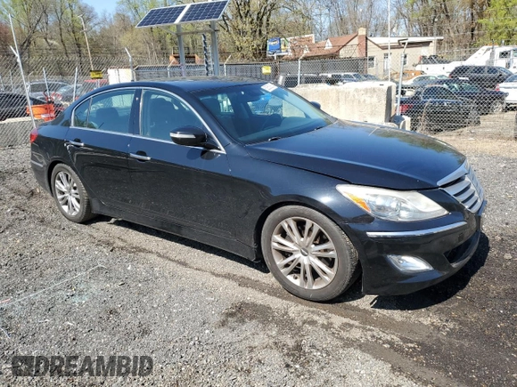 2012 Hyundai Genesis 3.8L z VIN KMHGC4DD2CU179287, wystawiony jako Copart lot #52550805 z przebiegiem 132 284 mil mil oraz Szkody całkowita. Historia ofert i sprzedaży dostępna na DreamBid. Obrazek 4.