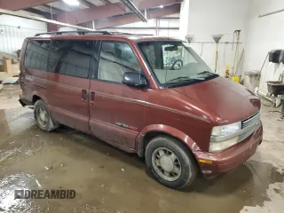 1998 Chevrolet Astro with VIN 1GNEL19W4WB154368, listed as a Copart auction lot 84910114 with 197,896 mi miles and Clean Title. Bid and sale history available at carsss.com. Image 4.