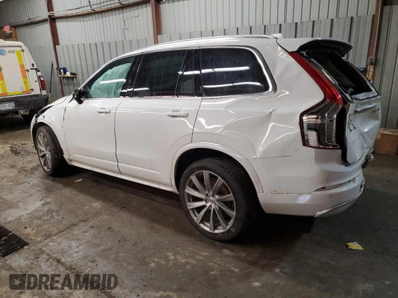2022 Volvo XC90 Momentum with VIN YV4102PK0N1857697, listed as a Copart auction lot 43541605 with 0 mi miles and Salvage Title. Bid and sale history available at carsss.com. Image 2.