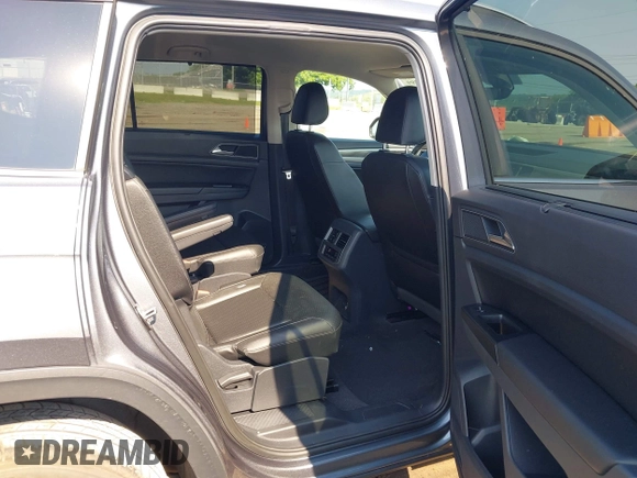 2019 Volkswagen Atlas SE with VIN 1V2WR2CA4KC620074, listed as a IAAI auction lot 42657399 with 75,306 mi miles and . Bid and sale history available at DreamBid. Image 8.