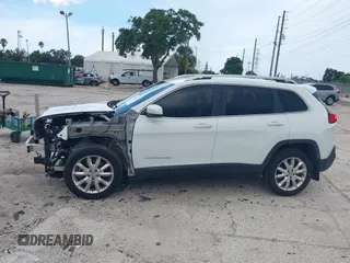 2017 Jeep Cherokee Limited z VIN 1C4PJLDB8HW596380, wystawiony jako IAAI lot #42607357 z przebiegiem 33 407 mil mil oraz . Historia ofert i sprzedaży dostępna na DreamBid. Obrazek 15.