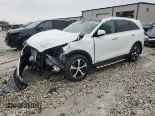 2018 Kia Sorento EX with VIN 5XYPHDA55JG395331, listed as a Copart auction lot 46834535 with 37,576 mi miles and Clean Title. Bid and sale history available at carsss.com. Image 1.