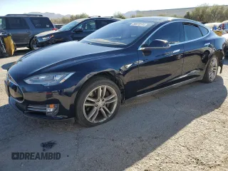 2013 Tesla Model S with VIN 5YJSA1CN9DFP05499, listed as a Copart auction lot 80078144 with 133,763 mi miles and Salvage Title. Bid and sale history available at carsss.com. Image 1.