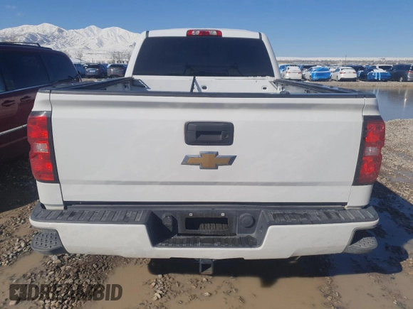 2018 Chevrolet Silverado 1500 LT with VIN 1GCUKRECXJF198247, listed as a Copart auction lot 49496595 with 81,408 mi miles and Salvage Title. Bid and sale history available at DreamBid. Image 6.