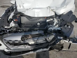 2024 Audi Q8 e-tron Premium Plus z VIN WA15AAGE5RB007032, wystawiony jako Copart lot #86919704 z przebiegiem Nie podano mil oraz Szkoda całkowita • Salvage title. Historia ofert i sprzedaży dostępna na DreamBid. Obrazek 12.