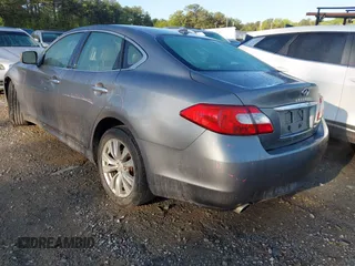 2012 Infiniti M z VIN JN1BY1AP4CM331103, wystawiony jako IAAI lot #41961458 z przebiegiem 108 375 mil mil oraz . Historia ofert i sprzedaży dostępna na DreamBid. Obrazek 3.