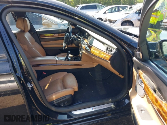 2014 BMW 7 Series ALPINA B7 with VIN WBAYE8C54ED134792, listed as a IAAI auction lot 42525127 with 96,631 mi miles and . Bid and sale history available at DreamBid. Image 5.