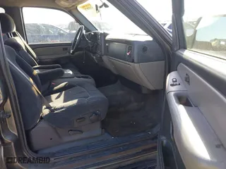 2002 Chevrolet Tahoe LT with VIN 1GNEC13Z12J233208, listed as a IAAI auction lot 41659873 with 238,922 mi miles. Bid and sale history available at carsss.com. Image 5.
