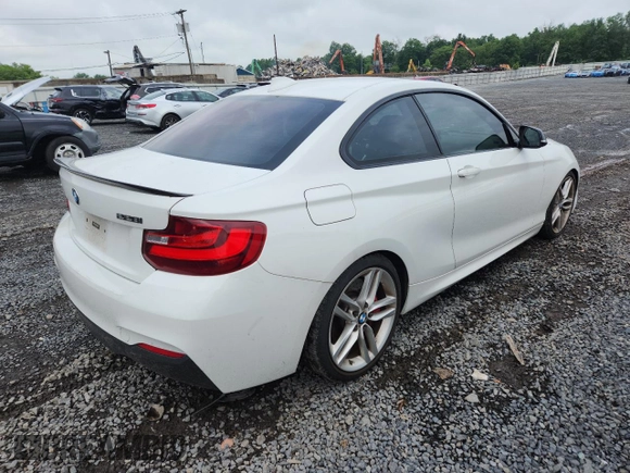 2015 BMW 2 Series 228i xDrive with VIN WBA1F7C56FVX95728, listed as a Copart auction lot 63245595 with 95,470 mi miles and Clean title. Bid and sale history available at DreamBid. Image 3.