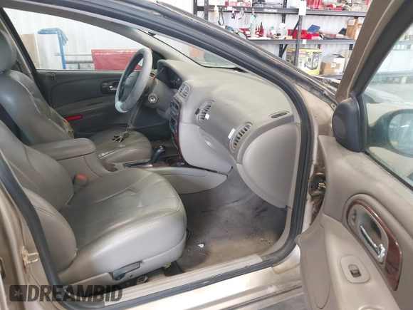 2004 Chrysler Concorde LXi z VIN 2C3HD36M84H633872, wystawiony jako IAAI lot #42167948 z przebiegiem 185 395 mil mil oraz . Historia ofert i sprzedaży dostępna na DreamBid. Obrazek 5.