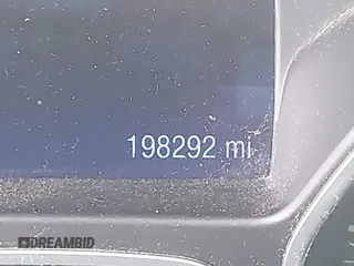 2013 Ford Focus SE с VIN 1FADP3F25DL378168, выставлен на аукционе IAAI как лот 42758953 с пробегом 198 292 миль миль и . История ставок и продаж доступна на DreamBid. Изображение 7.