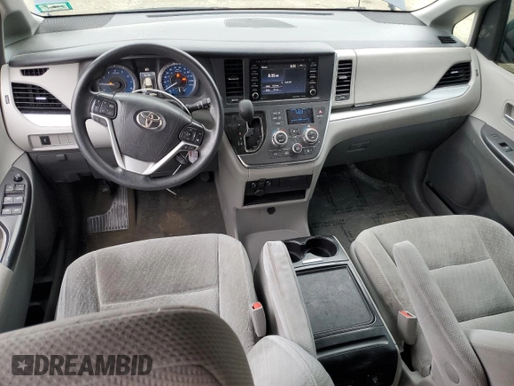 2018 Toyota Sienna LE Auto Access Seat with VIN 5TDKZ3DC1JS952847, listed as a Copart auction lot 62148985 with 98,950 mi miles and Salvage title. Bid and sale history available at DreamBid. Image 8.