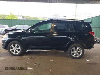 2010 Toyota RAV4 Limited z VIN JTMDF4DV3AD038717, wystawiony jako IAAI lot #42246230 z przebiegiem 140 854 mil mil oraz . Historia ofert i sprzedaży dostępna na DreamBid. Obrazek 14.