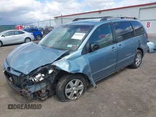 2008 Toyota Sienna CE with VIN 5TDZK23C58S166087, listed as a IAAI auction lot 42032255 with 258,100 mi miles. Bid and sale history available at carsss.com. Image 17.