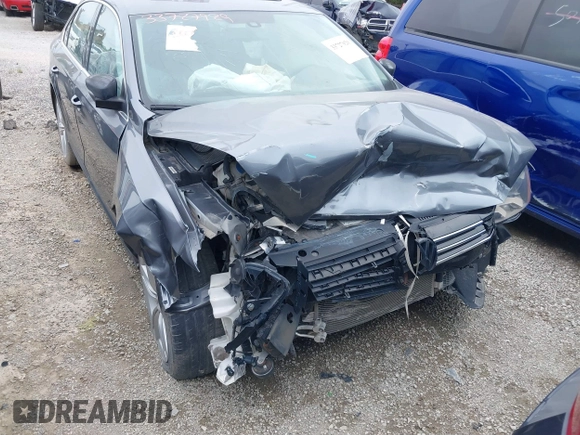 2014 Volkswagen Passat SE with VIN 1VWBT7A31EC109250, listed as a IAAI auction lot 33727929 with Not provided miles and . Bid and sale history available at DreamBid. Image 6.