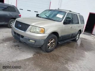 2004 Ford Expedition Special Service with VIN 1FMPU16L24LA37285, listed as a IAAI auction lot 41865431 with 244,616 mi miles. Bid and sale history available at carsss.com. Image 2.