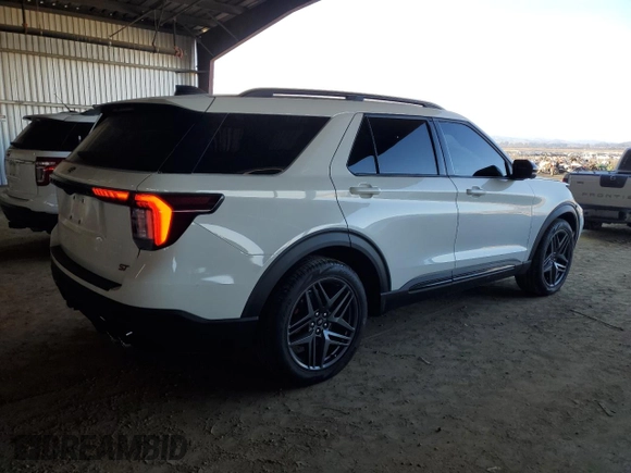 2025 Ford Explorer ST with VIN 1FMWK8GC4SGA05579, listed as a Copart auction lot 43084405 with 3,548 mi miles and Salvage Title. Bid and sale history available at carsss.com. Image 3.