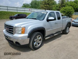 2013 GMC Sierra 1500 SLE z VIN 1GTR2VE71DZ178876, wystawiony jako Copart lot #59095005 z przebiegiem 169 458 mil mil oraz Czysty tytuł • Clean title. Historia ofert i sprzedaży dostępna na DreamBid. Obrazek 1.