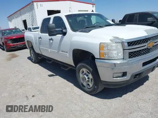 2014 Chevrolet Silverado 2500HD LT with VIN 1GC1CXCG5EF186765, listed as a IAAI auction lot 41906447 with 223,521 mi miles. Bid and sale history available at carsss.com. Image 1.