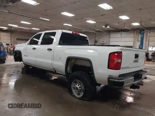 2019 GMC Sierra 2500HD z VIN 1GT12NEY8KF234753, wystawiony jako IAAI lot #42202384 z przebiegiem 44 027 mil mil oraz . Historia ofert i sprzedaży dostępna na DreamBid. Obrazek 3.